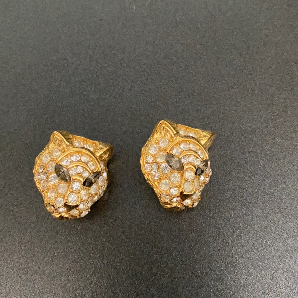 Vintage Find Trifari Leopard gem clip earrings